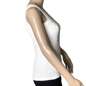 White House Black Market   Tank Style Top In White Puckered Stretchy Fabric  XS